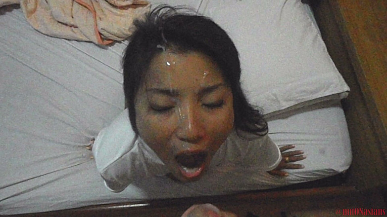 nutON: Asian Travel Guide Sucks Cock in Hotel