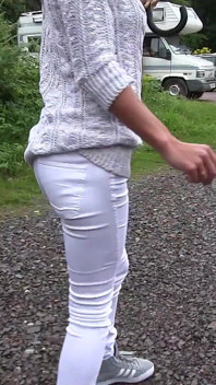 Mixed race sötnos vill bli vild så vi tar henne på ett smutsigt dogging -uppdrag
