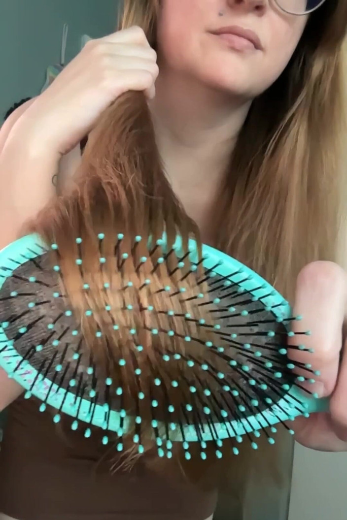 Honey Doll: Rambut panjang saya diusap, berus rambut saya dikongkek