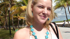 Out Sexxx: Teen bionda viene scopata da un grosso cazzo duro