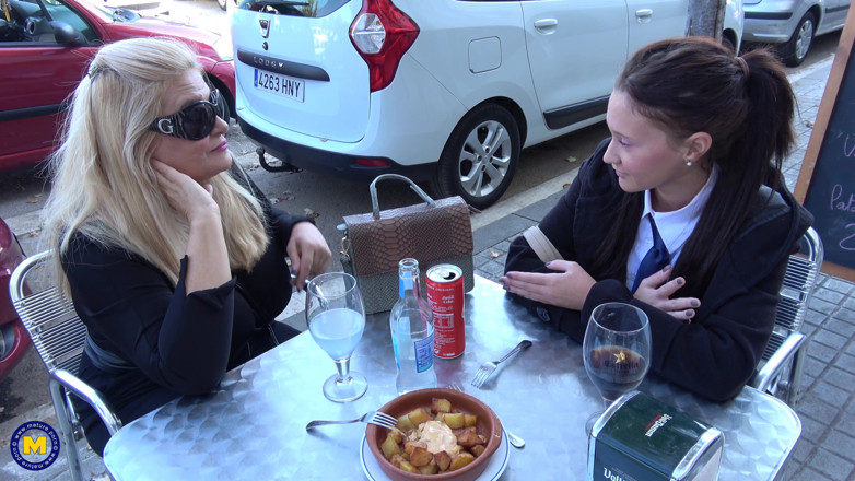 Mature NL: Strong tall curvy mature lady fucking rough a skinny teen.