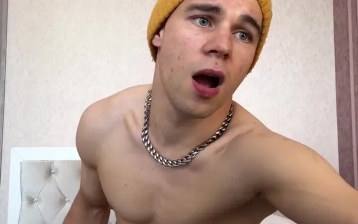 Max_Russell: Jerking off and Wanna Cum on My Face