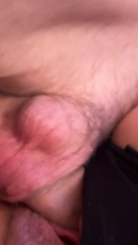 Couple amateur, baise en gros plan et éjaculation sur une culotte
