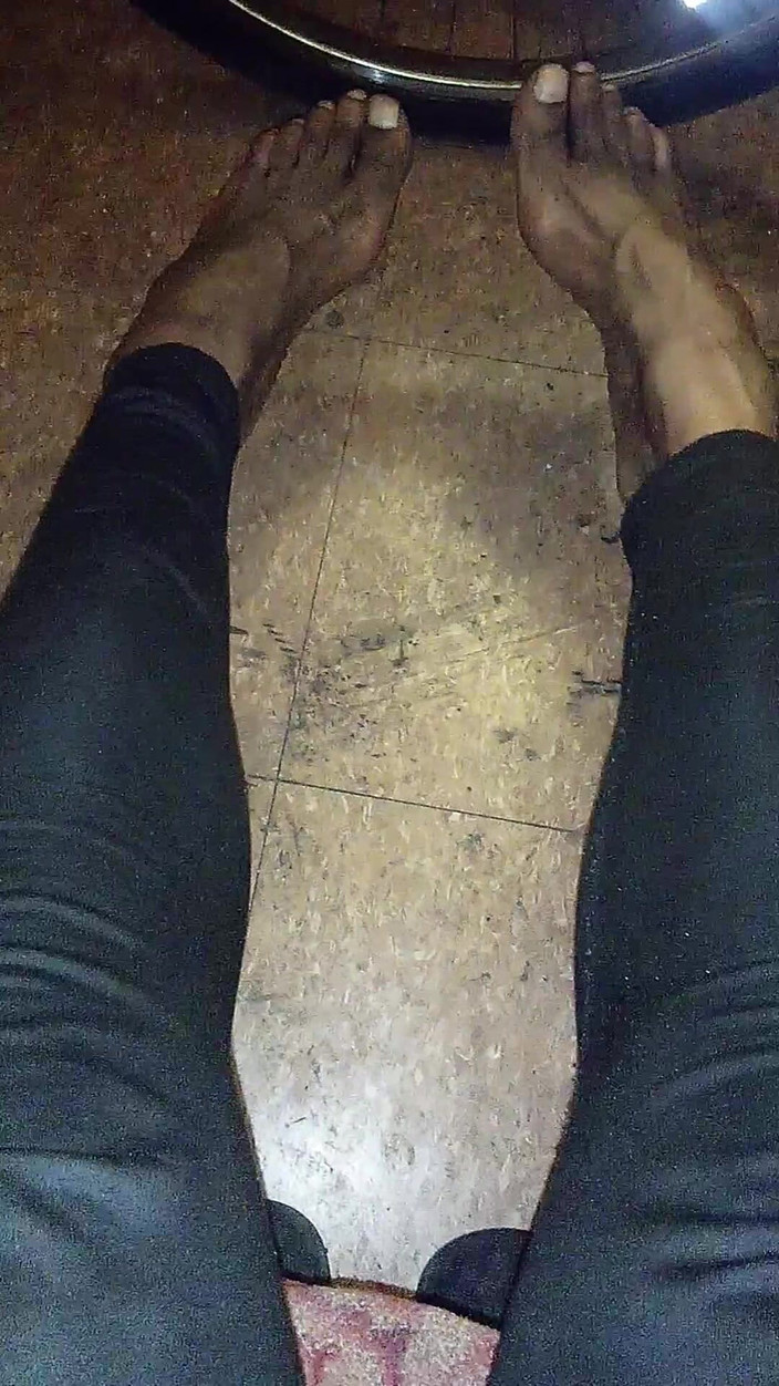 SweetDWillie456: Довгі ноги, товсті стегна, красиві ноги, фембоя, фетиш нижньої ноги