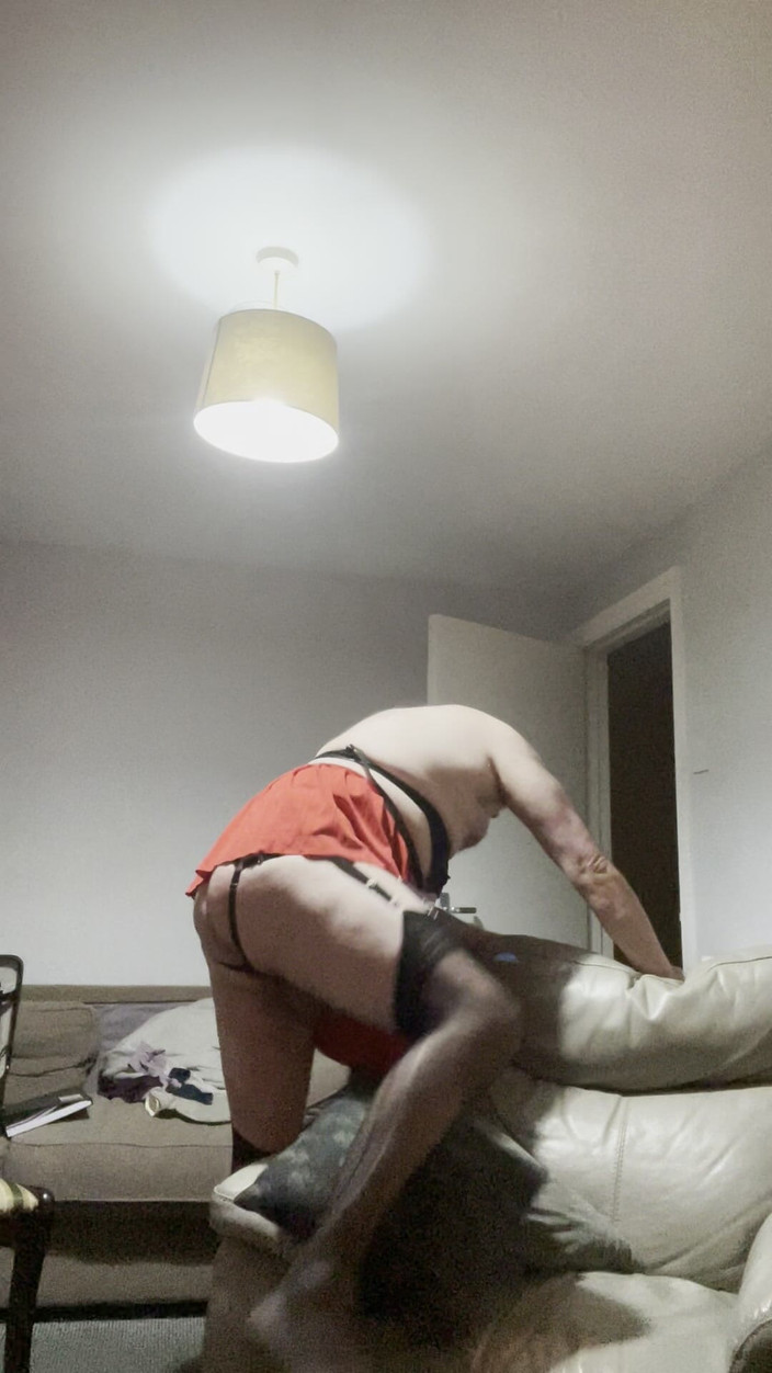 Ancient456: Julian sangat menginginkan pria gay