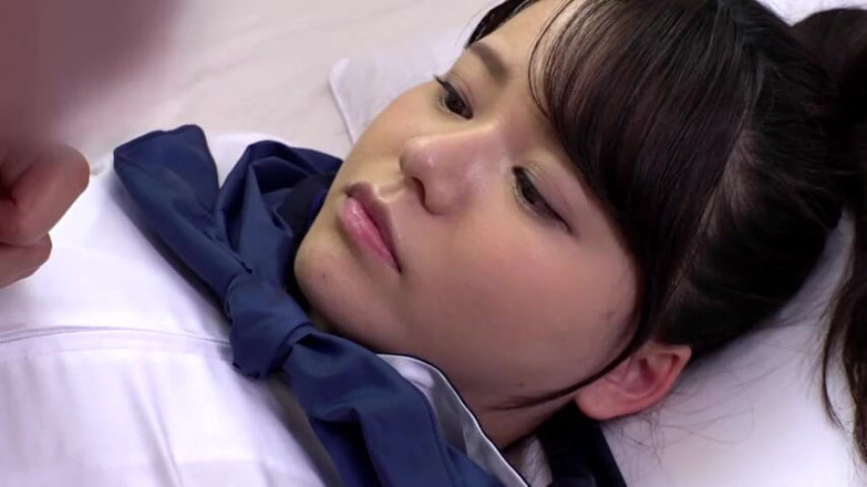 CherryBONBON: Omdat er niemand in de buurt was, met dat meisje