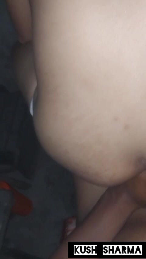 Kush Sharma: Linda travesti siendo comida en medio de la noche por...
