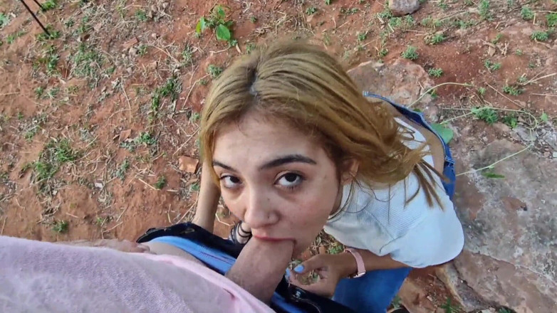 Latinascachondas: Jovem madrasta chupando compilação