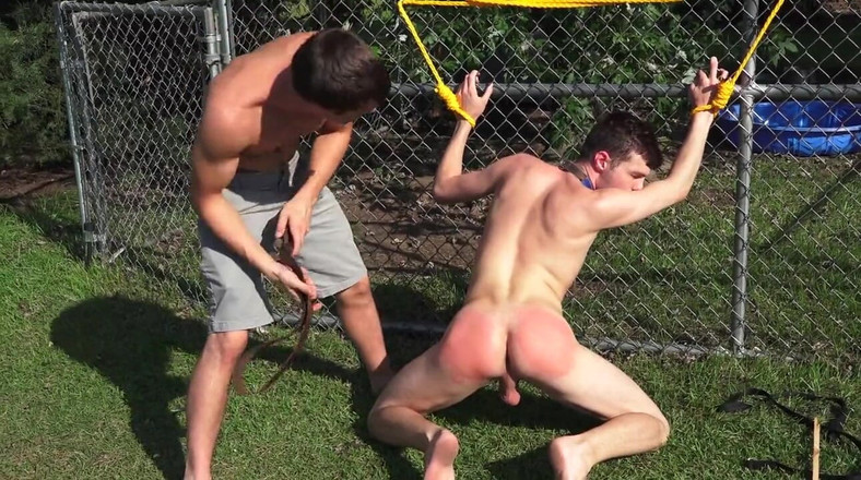 Colby Knox: 一个壮男和他的小