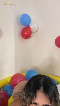Moniquie Fuentes wordt geil en speels om onafhankelijkheidsdag te vieren - Monique Fuentes ..