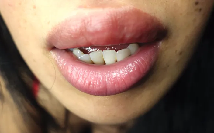 Asmr_mouth: Pass auf, was mich mit diesem mikro zu tun macht