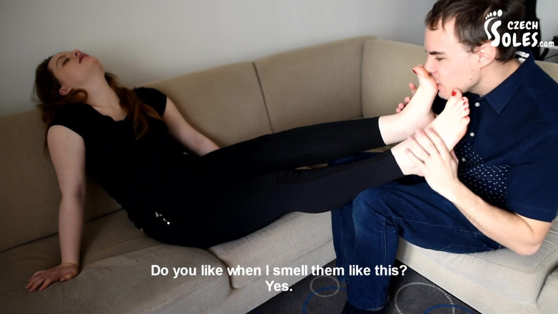 Czech Soles - foot fetish content: Bare feet in sneakers after workout