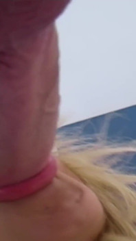 Sexy Blonde Kote Carmel Moore dostane ošukané koule hluboko do špinavé creampie od hřebce BWC