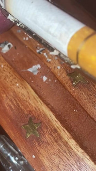 Keseronokan rokok di lubang peep