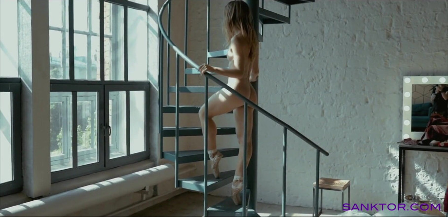 SANKTOR: Naked ballet dancer . Art erotic video.