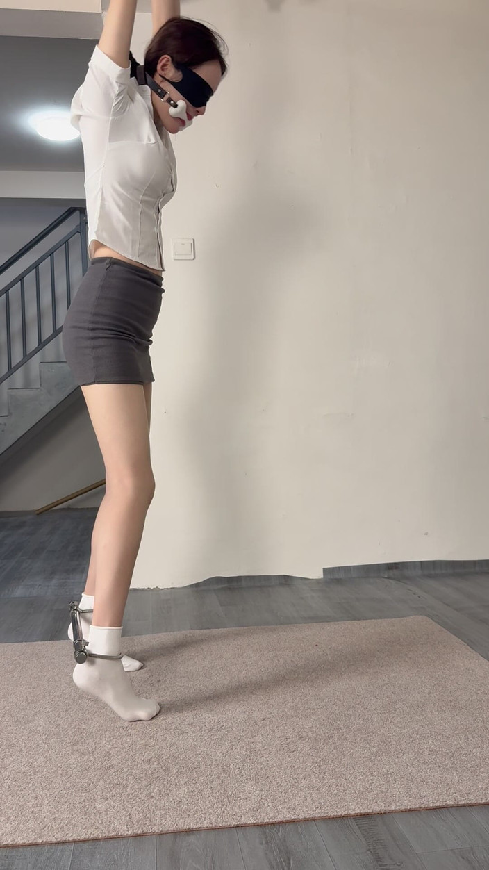 Yanmou: O doamnă de la birou, după muncă, îi cere în secret gazdei...