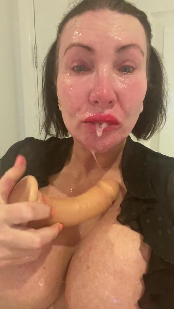 Sophie James: Extreme ruïne speeksel snot gezicht bedekt