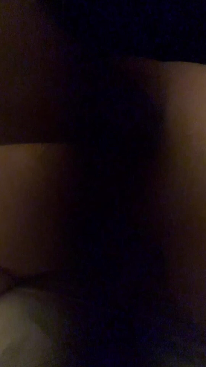 Ines Gapehole: Anal yumruk sokmada fışkırtıyor