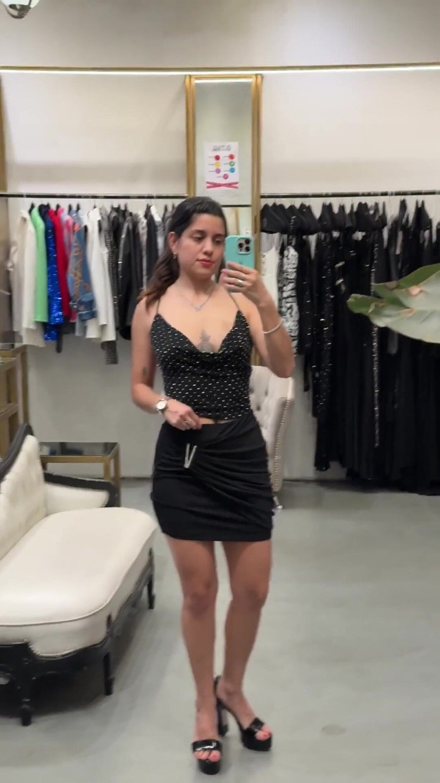 New Outfit (Sara Latina) New Outfit (Sara Latina)