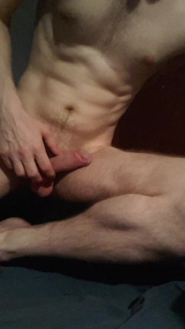 Hot_David88: İç çamaşırımı çıkarıyor ve eğlenceye hazırlanıyor (bölüm 1)