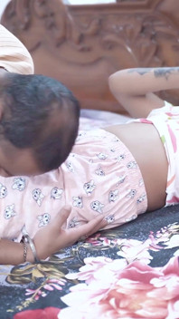 Hardcore sexo a três entre um marido indiano, esposa e cunhado