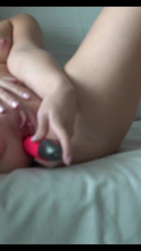Squirting avec un vibromasseur sexy