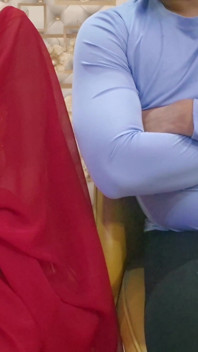 Üvey kız kardeş en iyi arkadaşı evlendikten sonra sikiliyor