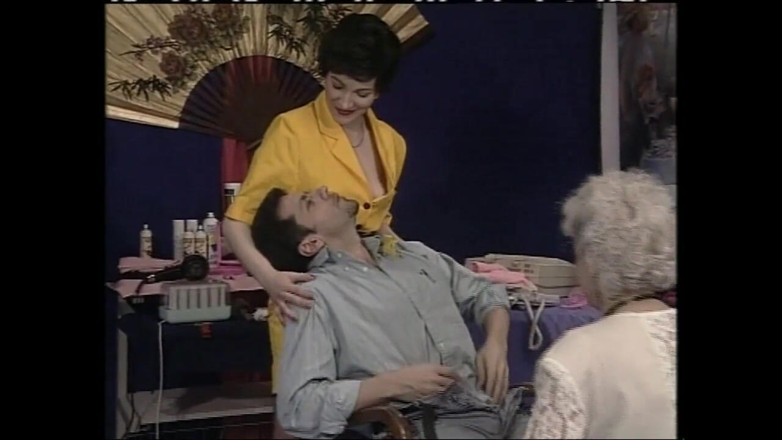Vintage megastore: Seksi siyah çoraplı orta yaşlı seksi kadın için İtalyan klasik üçlü grup seks çifte...