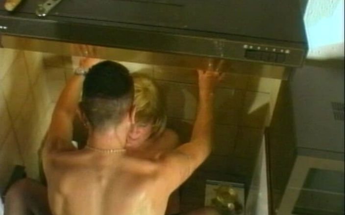 Vintage Lust: Puta sexy tiene sexo oral con vecino # 5