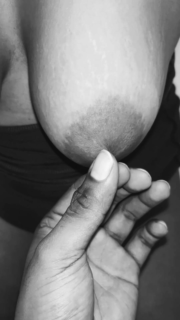 Bhabixx: Hintli kadın kendi kendine seks videosu çekiyor