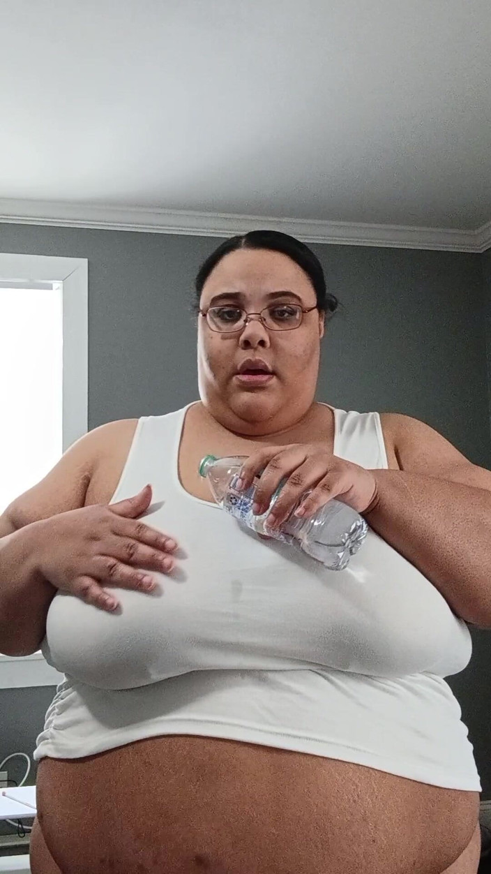 Jessica pigslut: Islak memeler