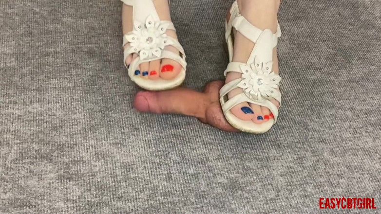 AnnyCandyPainboy: Господиня з сексуальними ногами в туфлях