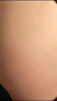Nechala mě vystříkat se do její kundičky po roztrhání jejích kalhot!