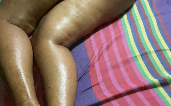 Tiyana: हॉटवाइफ किचन में गले में गहरे तक लंड चुसाई और मिशनरी चुदाई