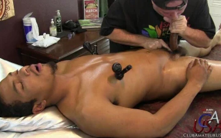 Club Amateur USA: Tukang pijat sange ngasih pijatan kontol untuk braydyn