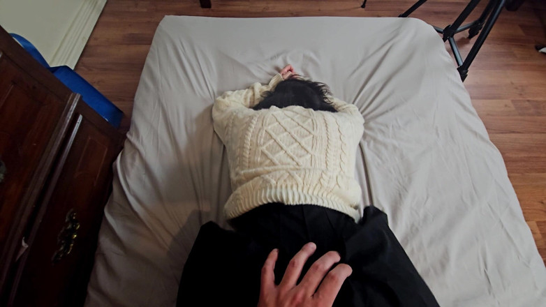 Innocenttemptation: Komm in mir! Zierliche süße bittet um creampie von großem...