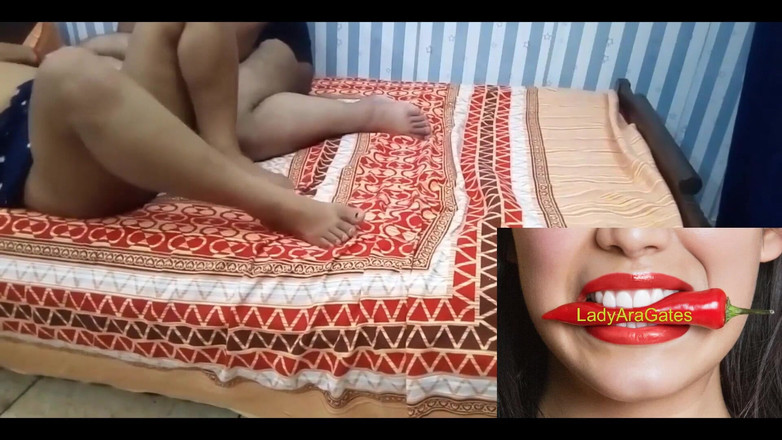 Hotty Jiya Sharmaa: Desi älskare