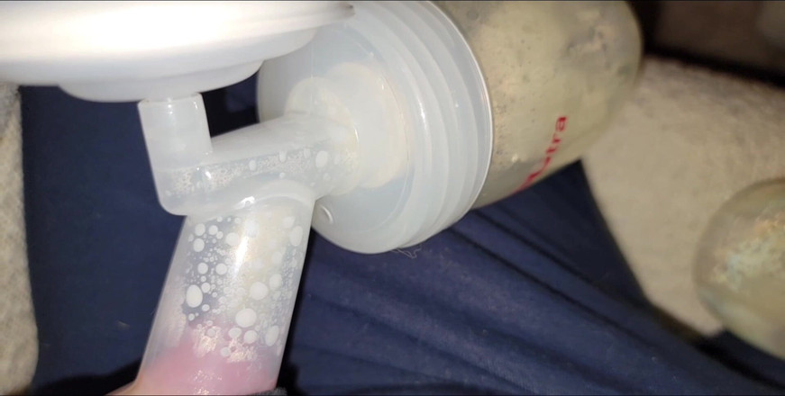 Annabelle Rogers: Breast Pumping My Lactating Breasts
