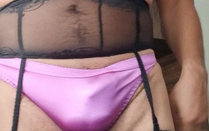 My panties: Pakaian dalam ungu