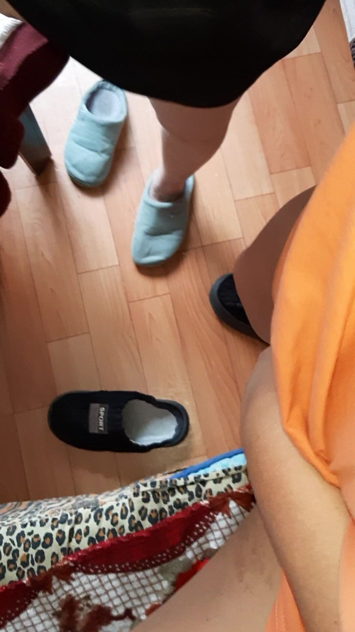Lesbian-candys: Pod spódnicami nasze umiejętne palce doprowadził nas do orgazmów