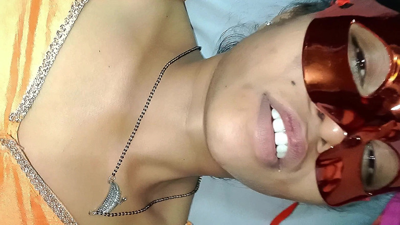 xxxSejal: Сільська бхабхі сказала: "Трахни мене, засунь свій член мені в дупу. Мені це дуже подобається".