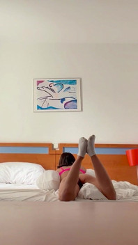 Wanita Dirakam Di Bilik Hotel