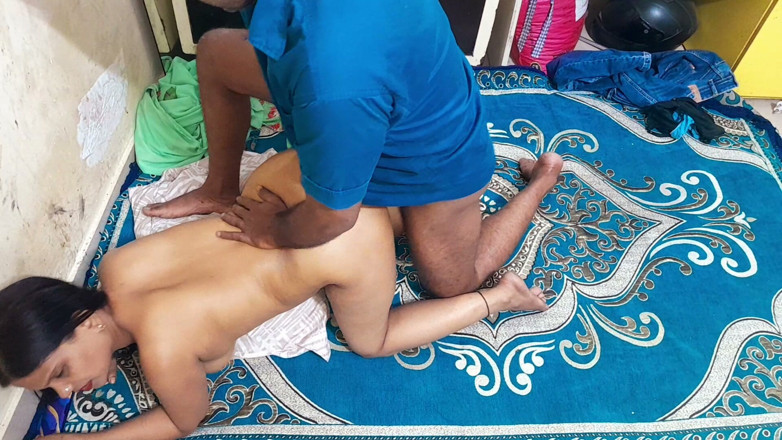 Hot Indian Aunty: Indian MILF &amp; Her Husband Passionate Hardcore Sex