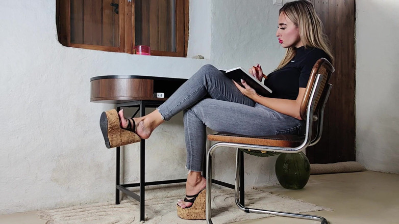 Goddess Lena: Hot Wedges