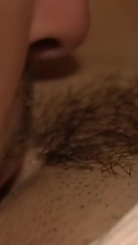 Claudia Adkins: Dia menginginkan kesenangan dan dia juga menginginkannya di pantat kecilnya