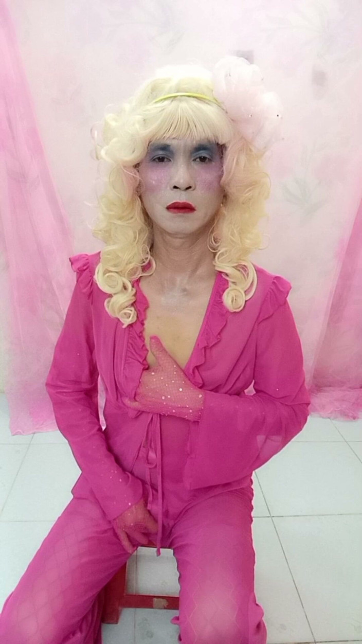 nguyen dang thien tri: Oanh Le Transgender Wearing Sexy Clothes, Pornography, Gentle Cock Jerking...