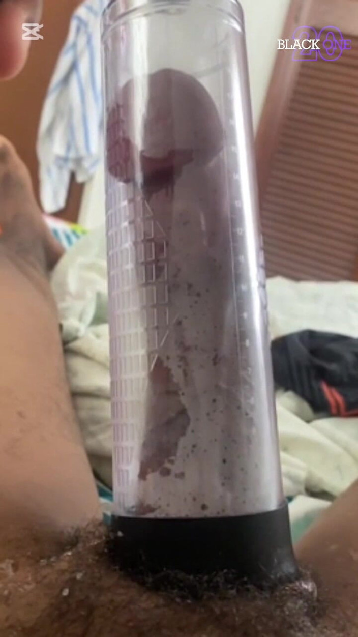 Black-2001: Aku terbangun dengan kontol hitam besarku