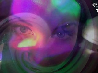 Goddess Misha Goldy: Ti ipnotizzandoti in una femminuccia
