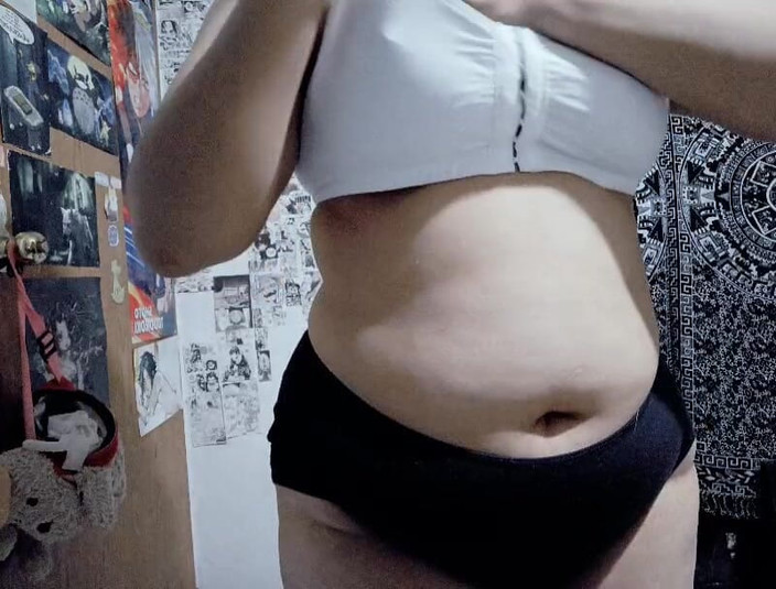 Nina Enji: Kamu suka sama toketku nggak?