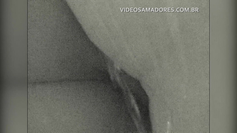 Amateurs videos: Man records video of naked bride during shower